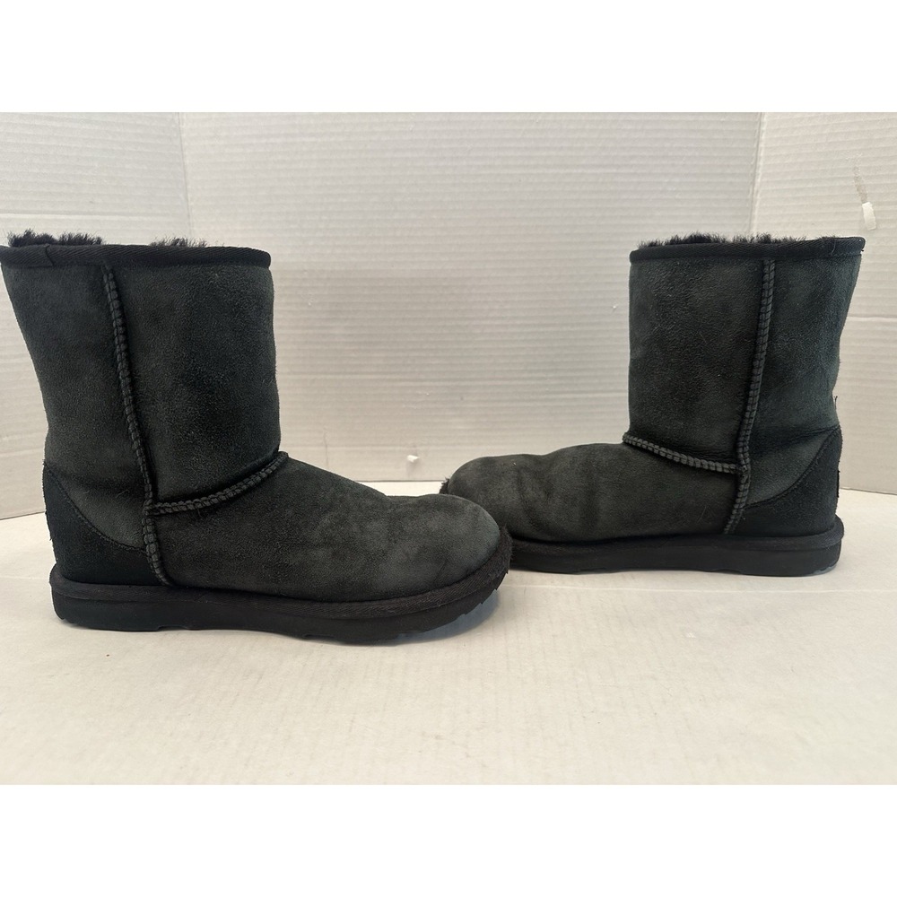 Ugg Classic II Short Black Boots Size 6 - Picture 14 of 16